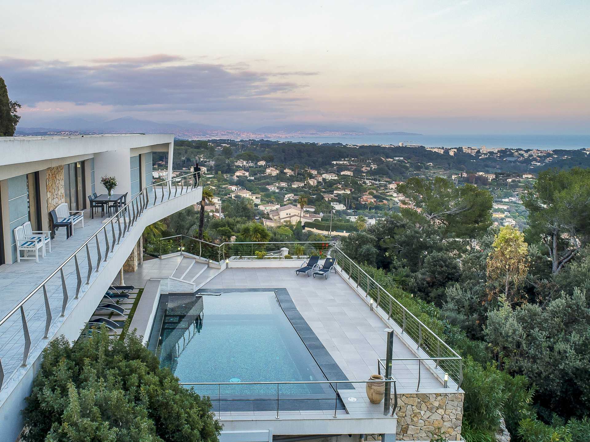 House in Cannes, Provence-Alpes-Cote d'Azur 11934432