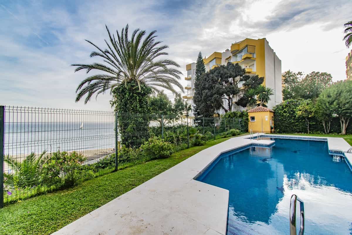 Condominium in Marbella, Andalusia 11934701