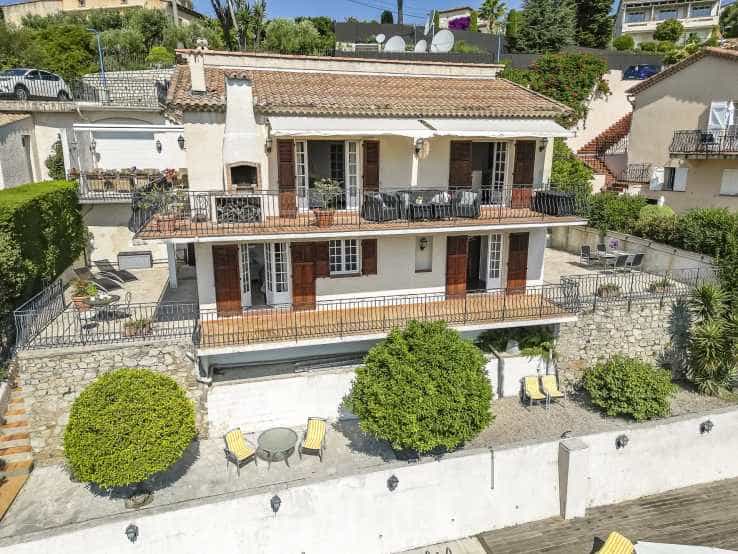 Eigentumswohnung im Mandelieu-la-Napoule, Provence-Alpes-Cote d'Azur 11935305