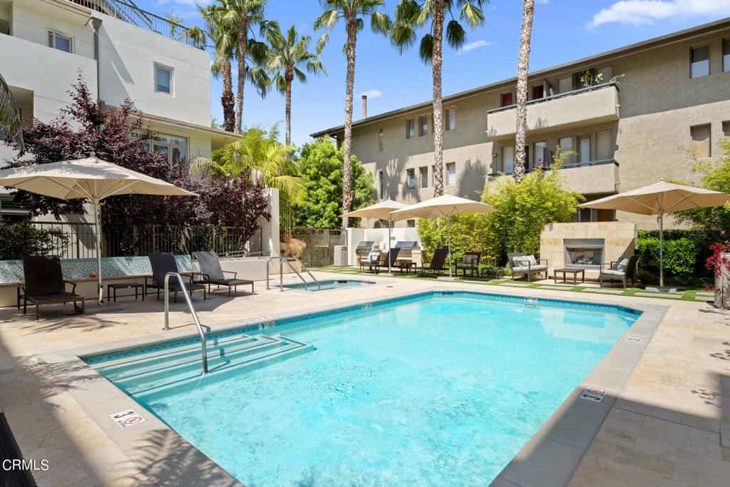 公寓 在 Pasadena, California 11935422