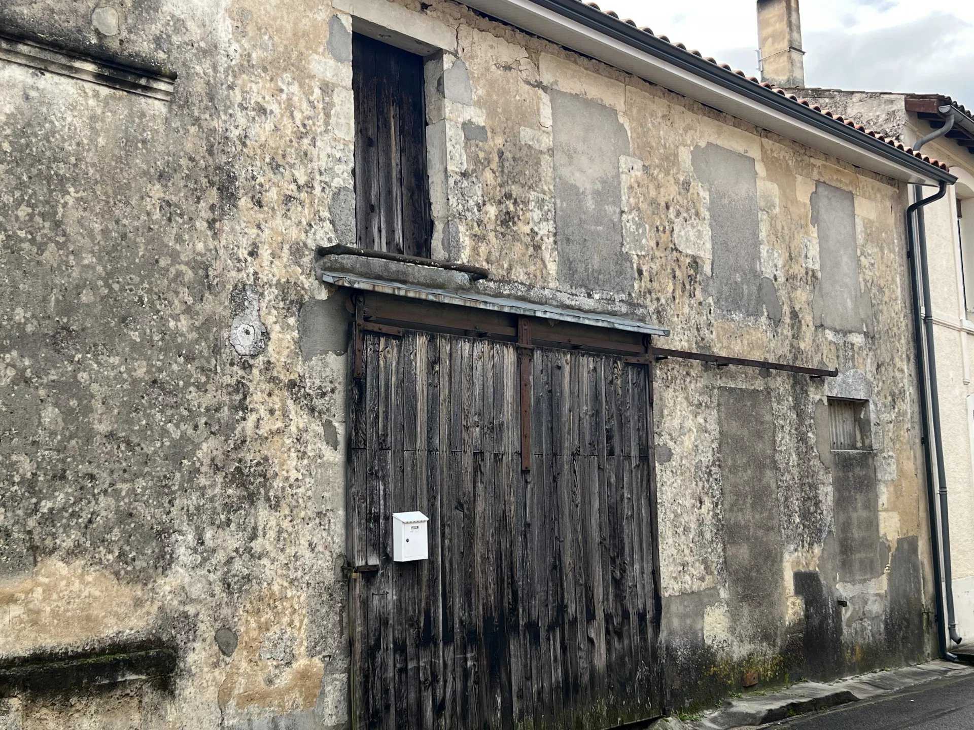 σπίτι σε Etauliers, Nouvelle-Aquitaine 11936098