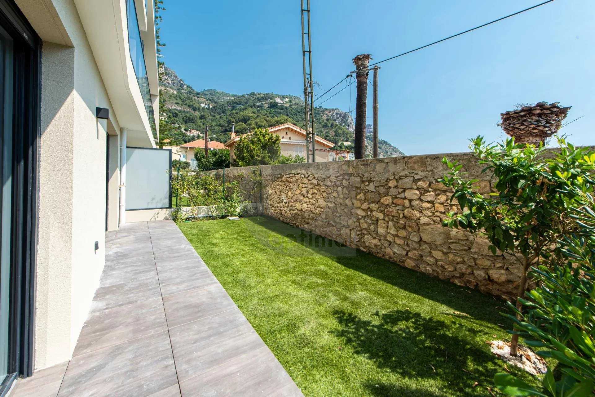 Condominium in Beausoleil, Provence-Alpes-Cote d'Azur 11936284