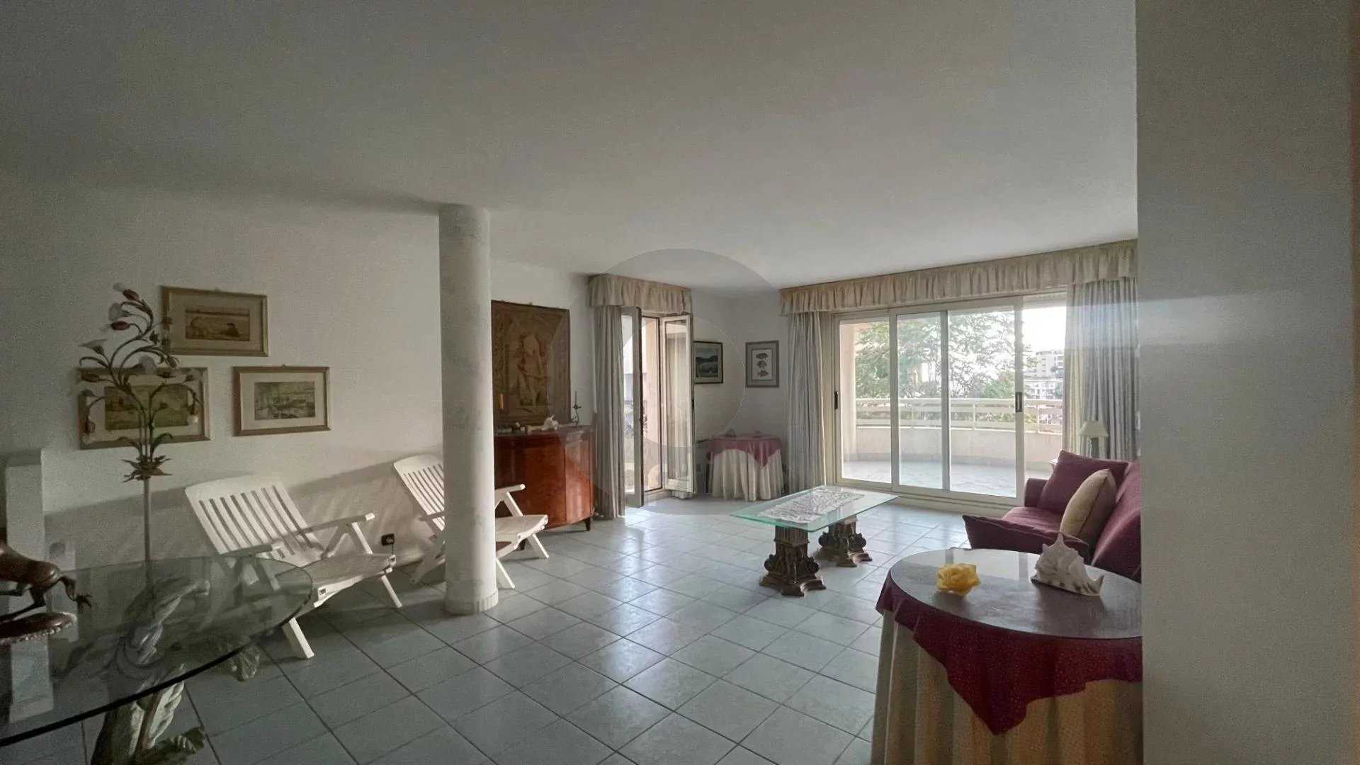 公寓 在 博索萊伊, 普羅旺斯-阿爾卑斯-藍色海岸 11936289