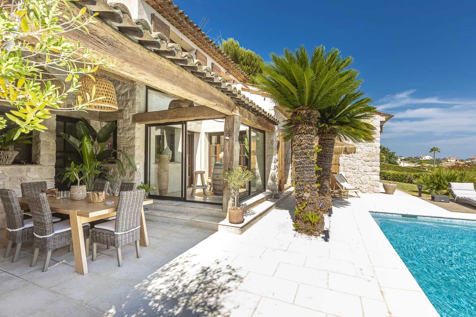 House in Saint-Paul-de-Vence, Provence-Alpes-Cote d'Azur 11936366