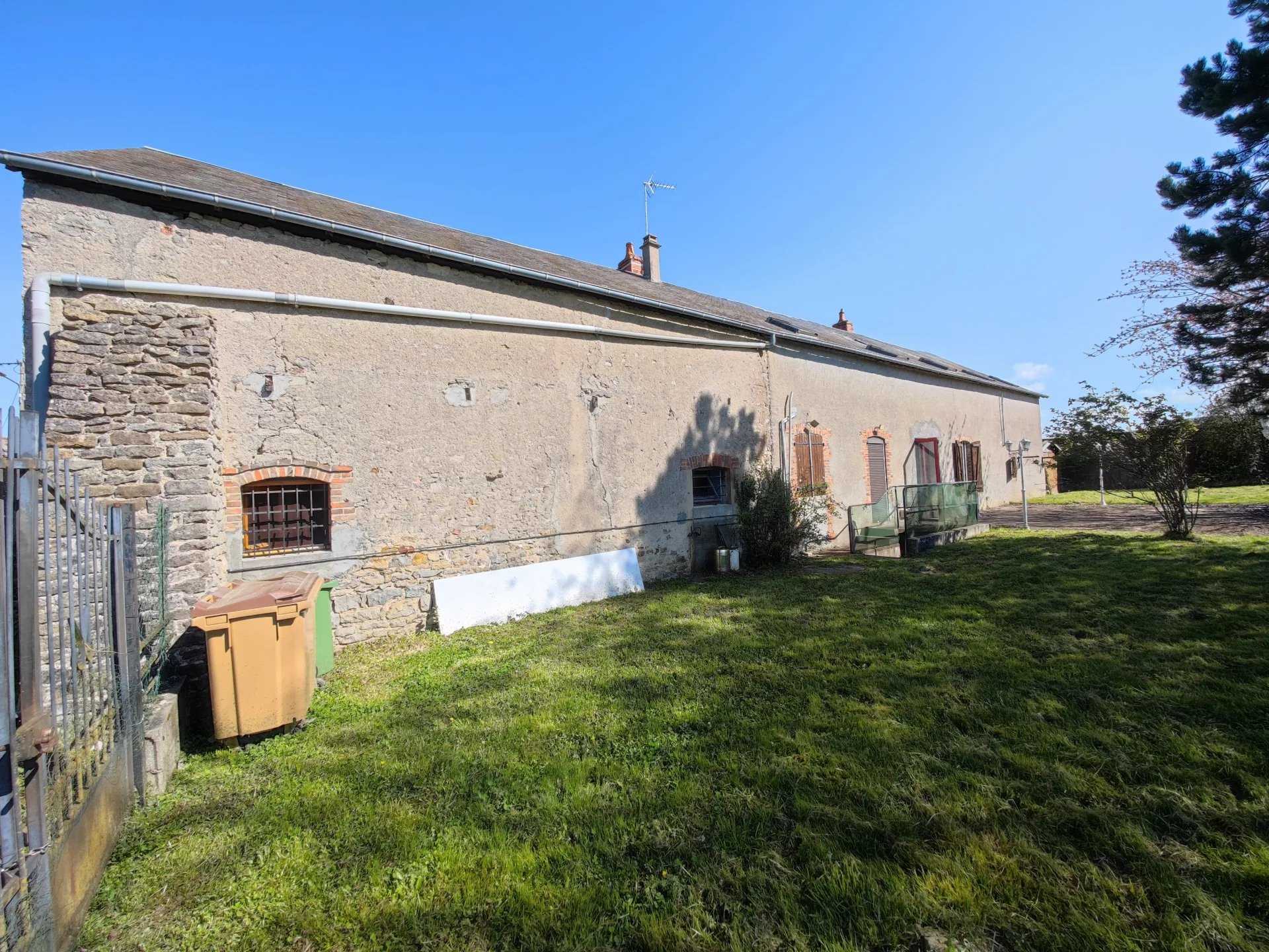 Dom w Châtillon-en-Bazois, Nièvre 11936374