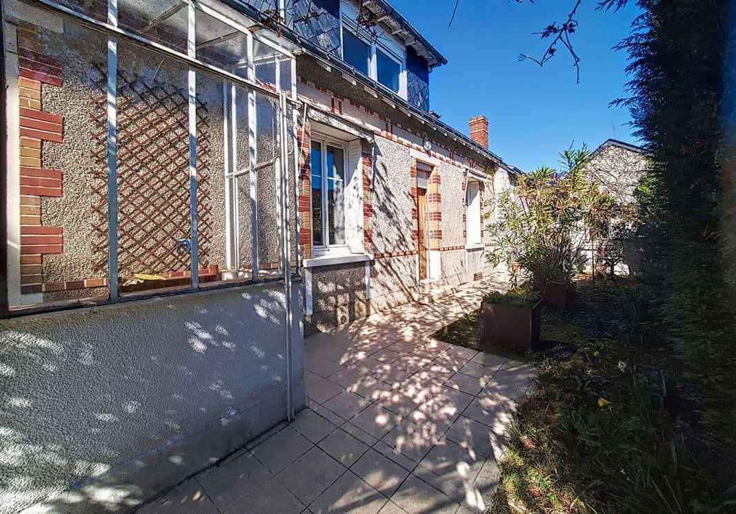 房子 在 Saint-Cyr-sur-Loire, Indre-et-Loire 11936427