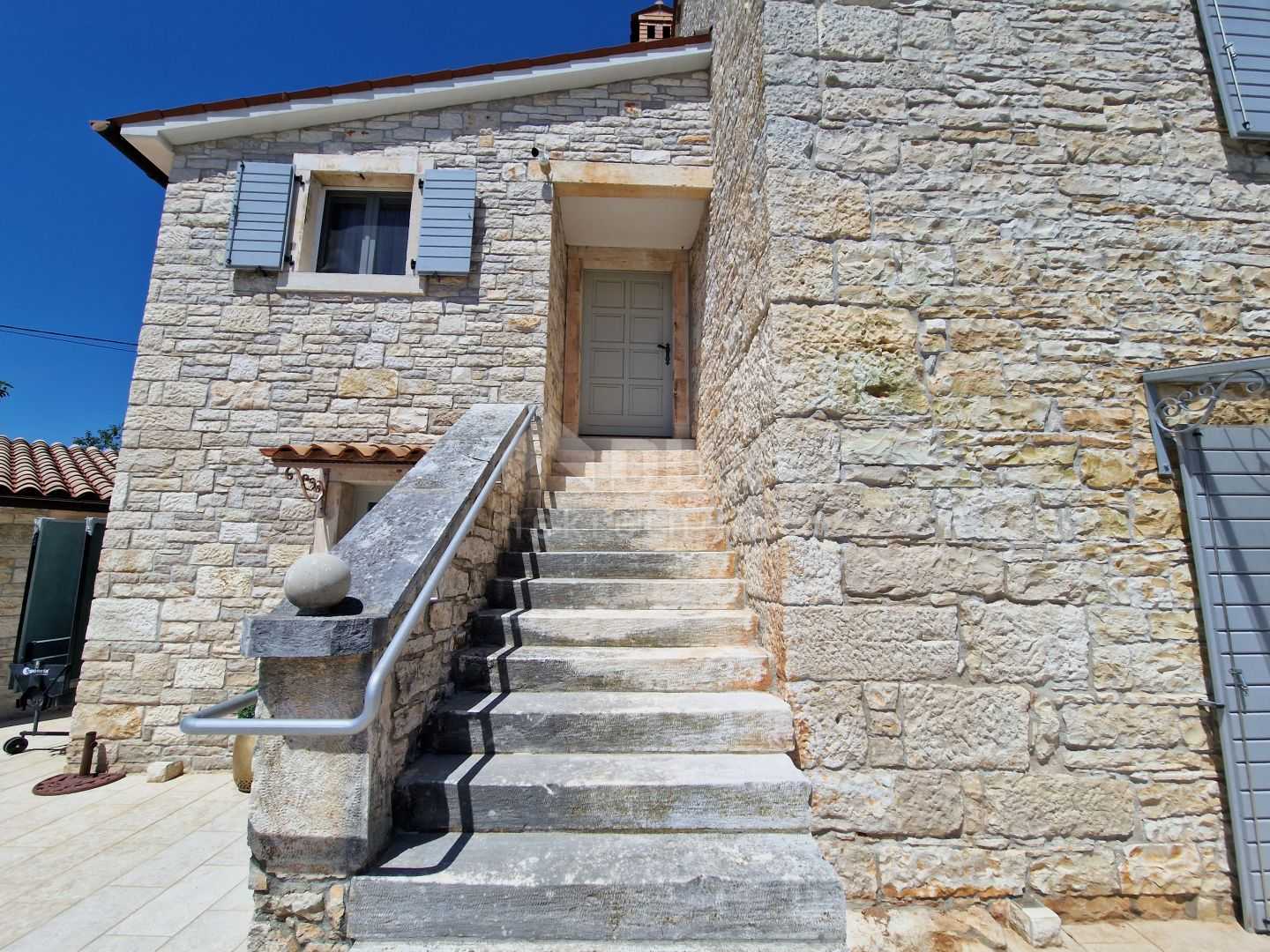 Residential in Svetvinčenat, Istria County 11936762