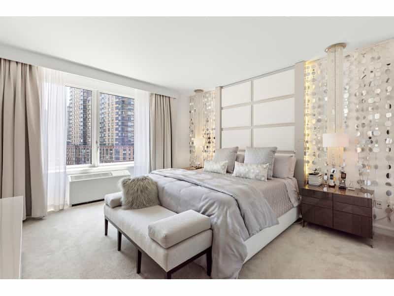 Condominium in New York, New York 11936778