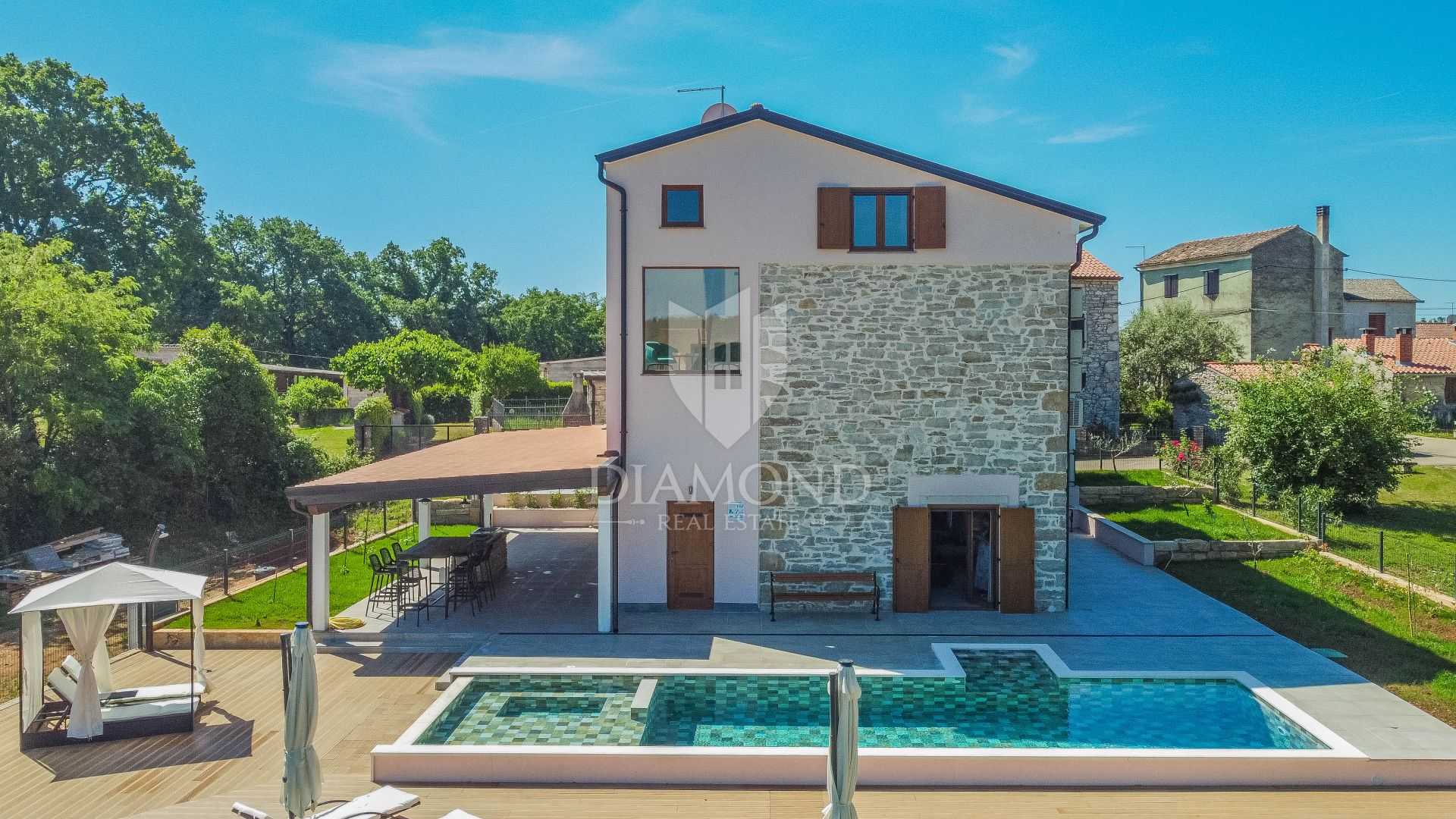 House in Brtonigla, Istria County 11937035