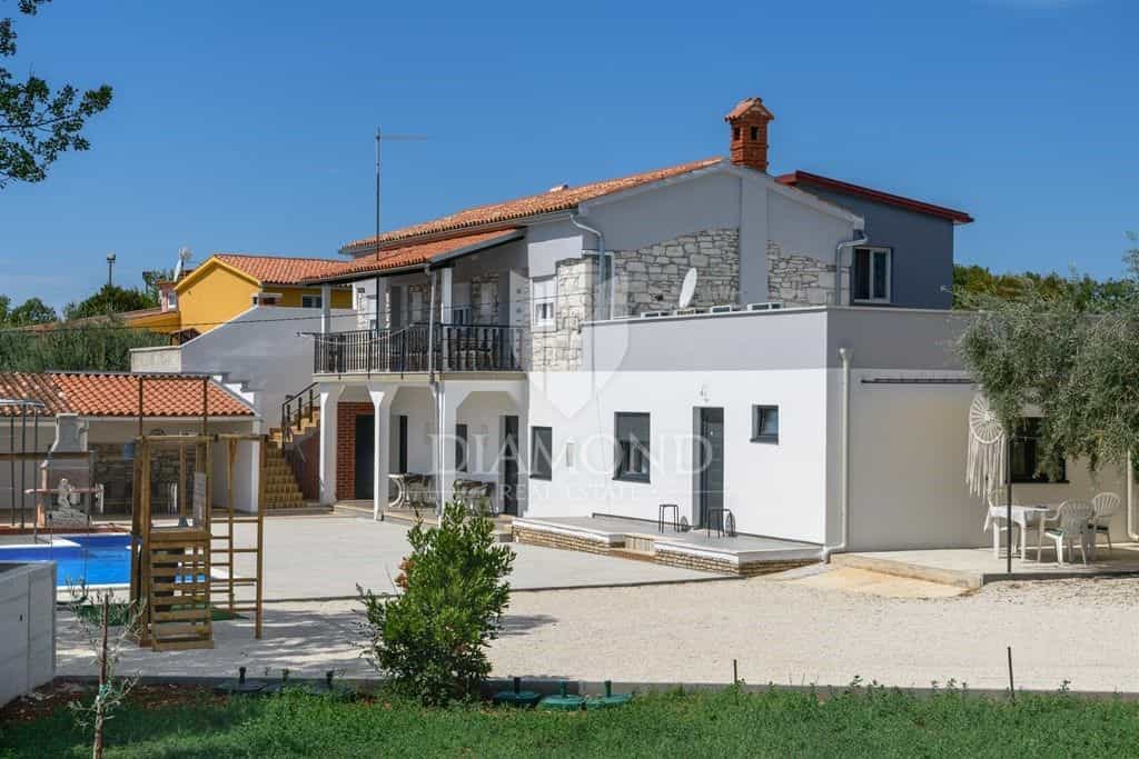 집 에 Šegotići, Istarska županija 11937045