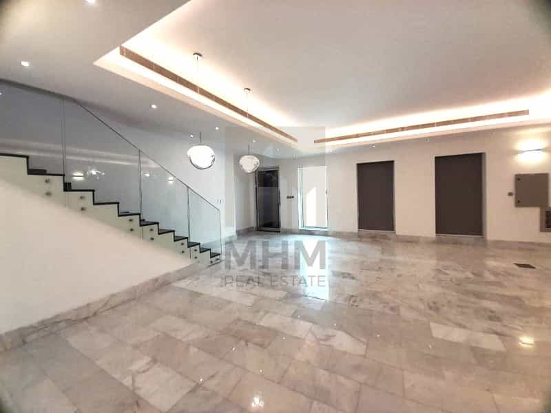 House in Dubai, Dubayy 11937132