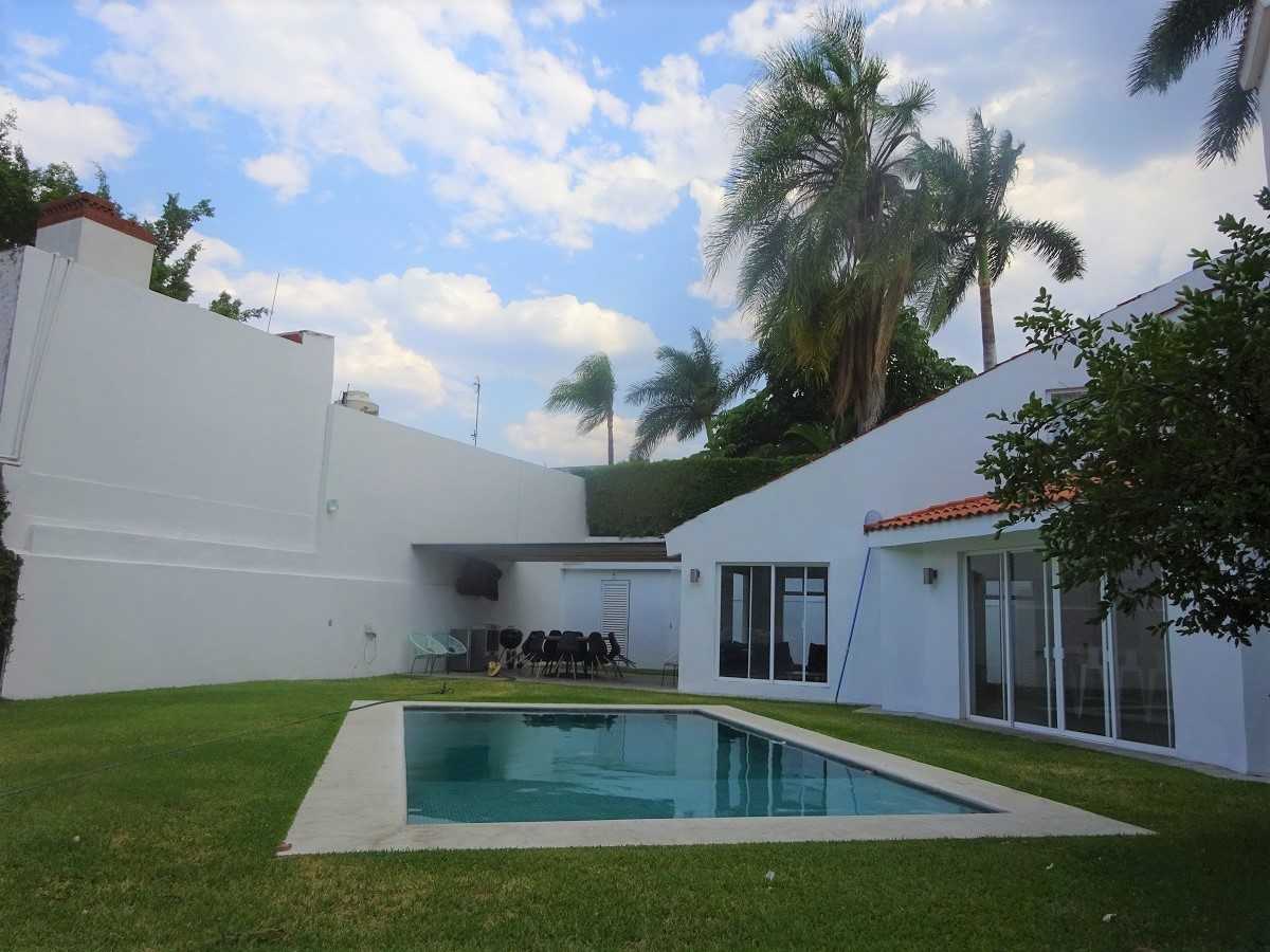 House in Cuernavaca, Avenida Palmira 11937244