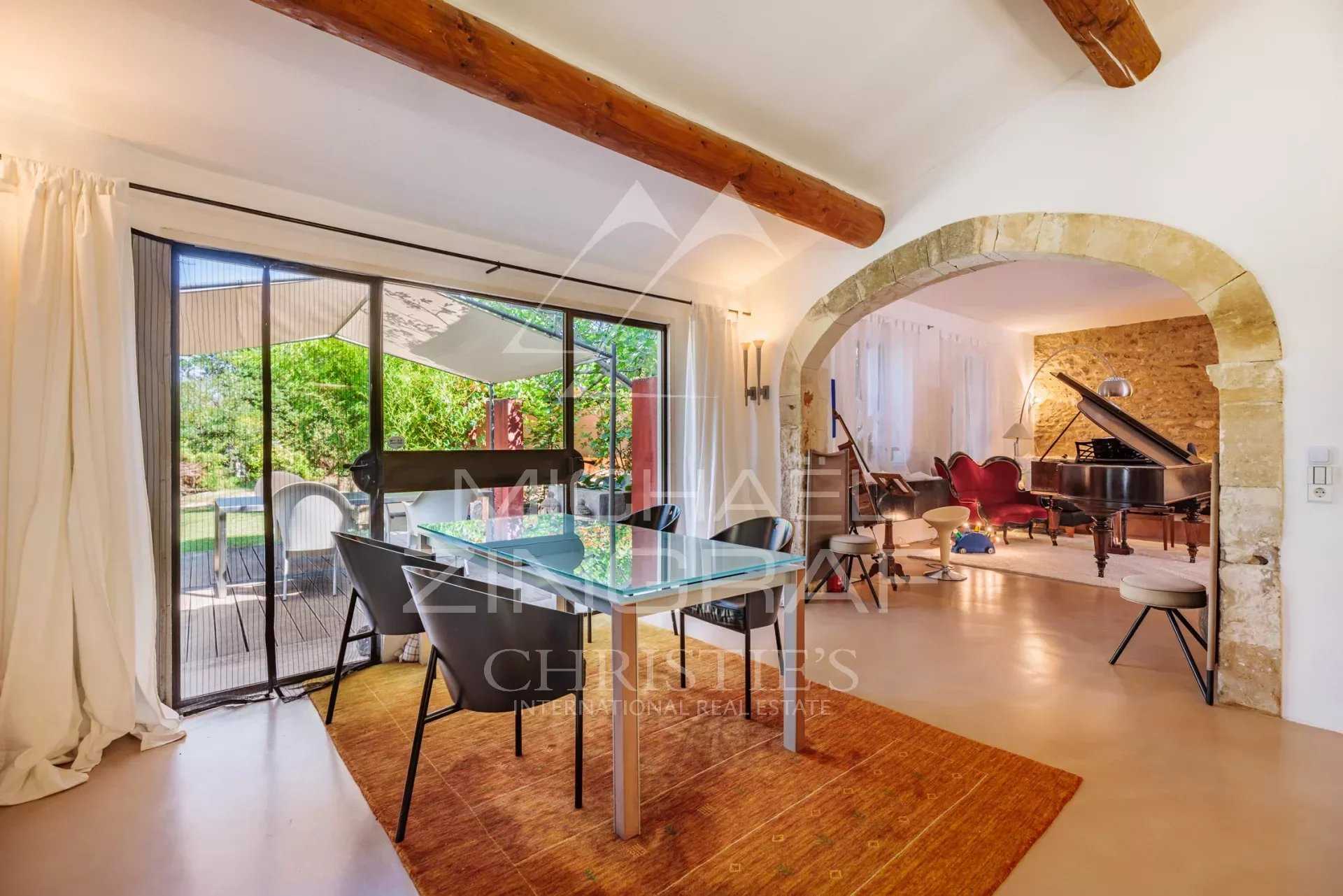 Other in Oppede le Vieux, Provence-Alpes-Cote d'Azur 11937250