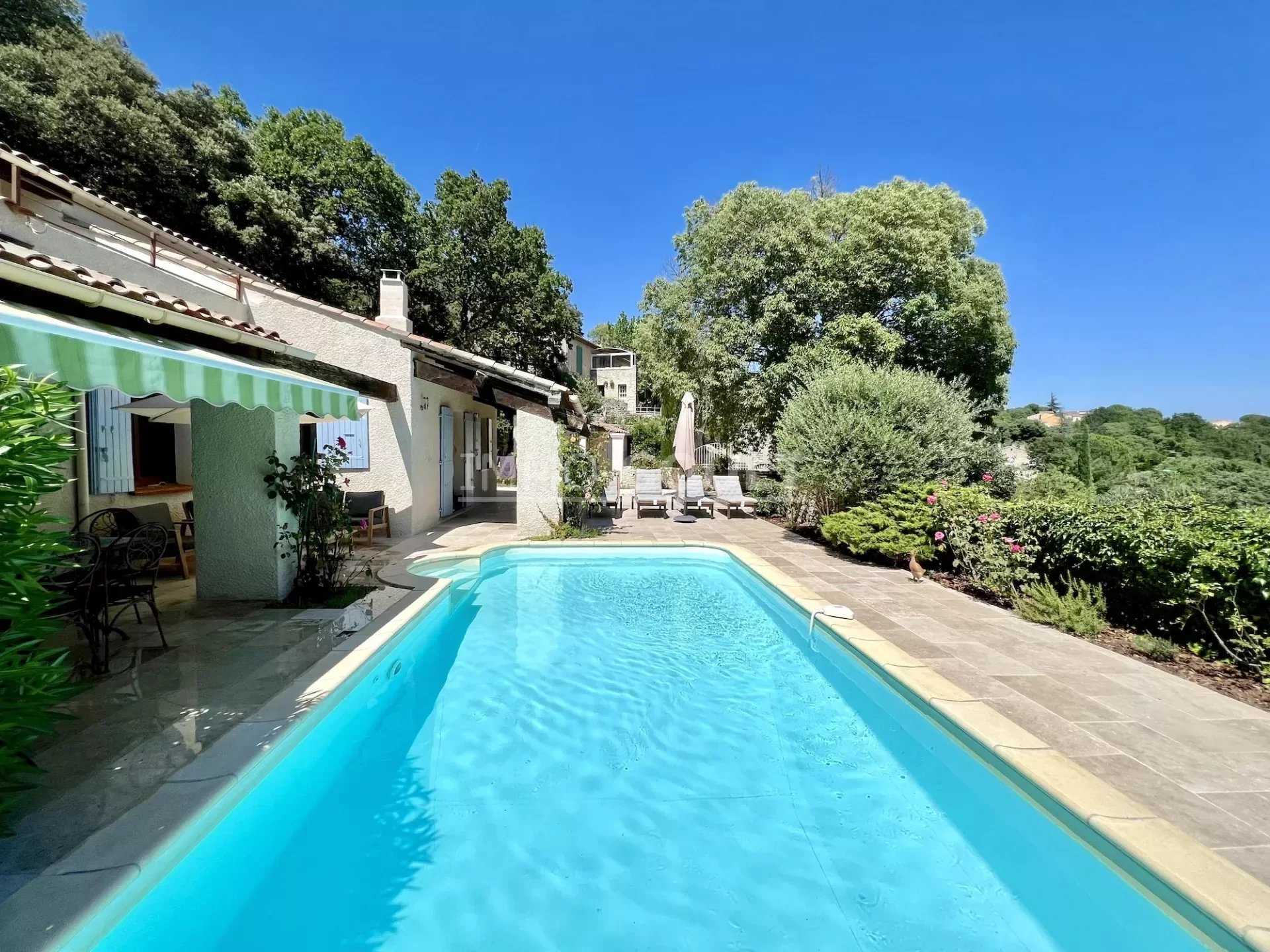 Huis in Goult, Provence-Alpes-Côte d'Azur 11937281