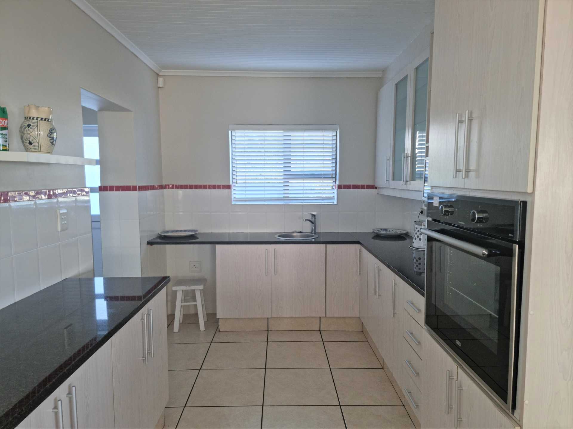 House in Die Kelders, Western Cape 11937405