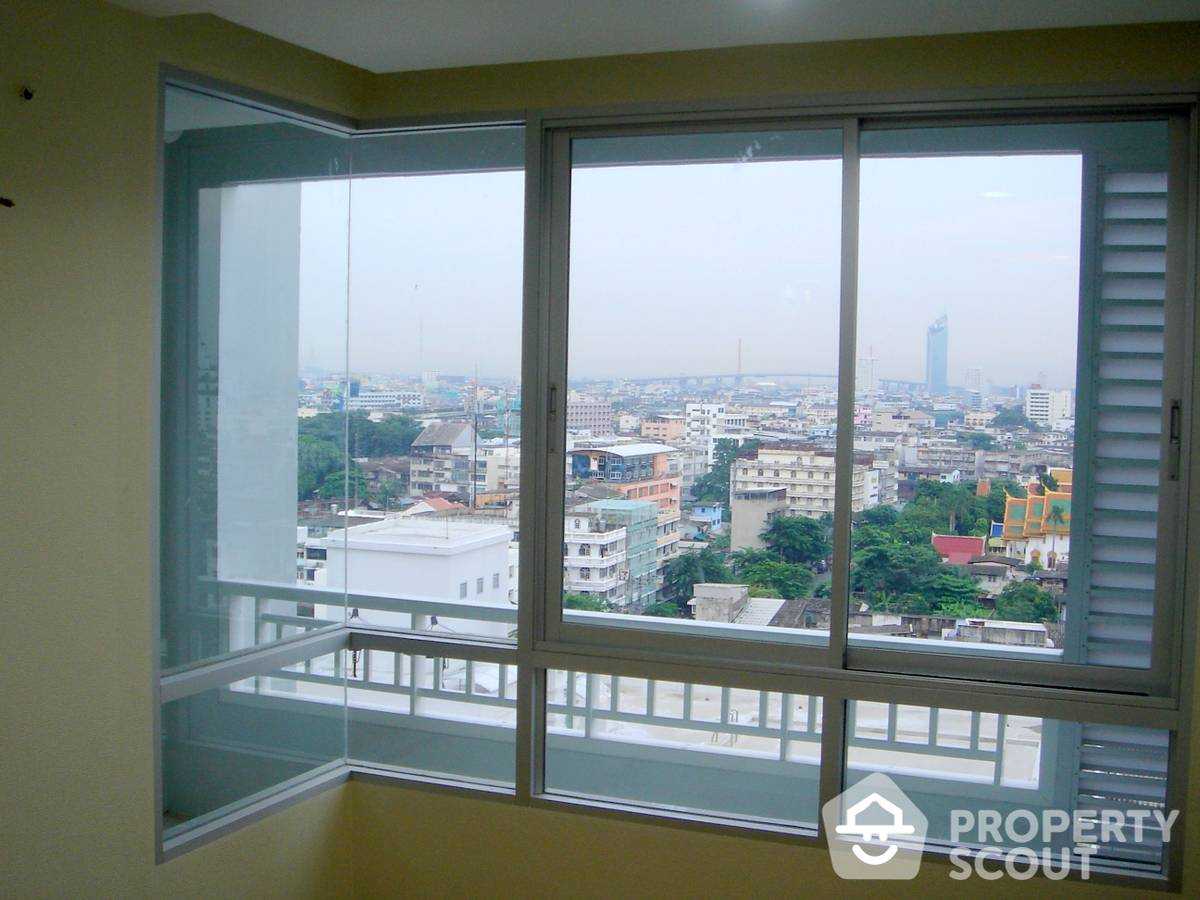 Condominium in Sathon, Krung Thep Maha Nakhon 11938156