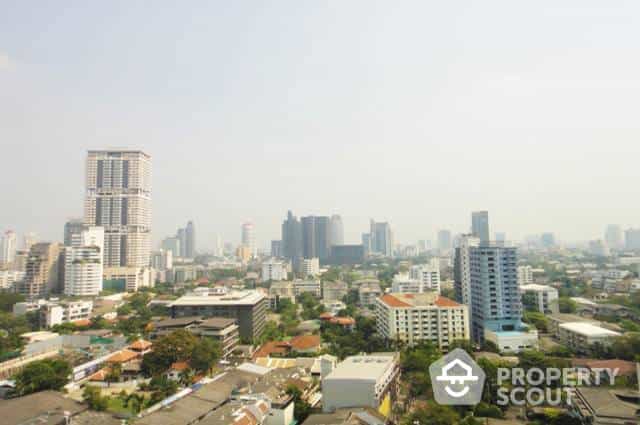 Condominium in Khlong Toei, Krung Thep Maha Nakhon 11938931