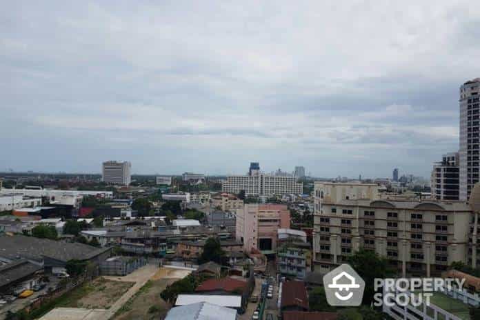 Condominium in Khlong Toei, Krung Thep Maha Nakhon 11939085
