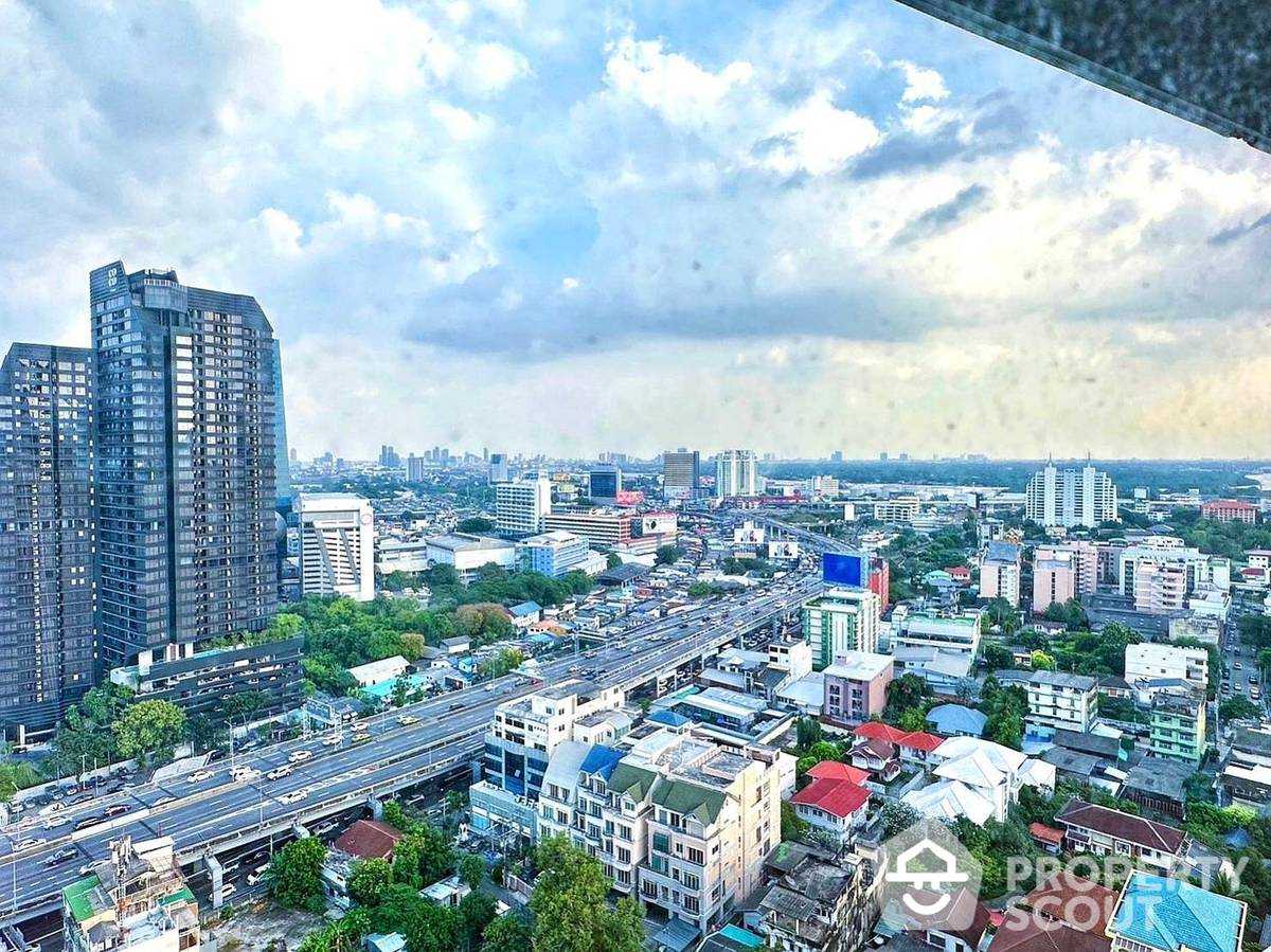 Condominium dans Ban Bang Krabuang, Samut Prakan 11940327