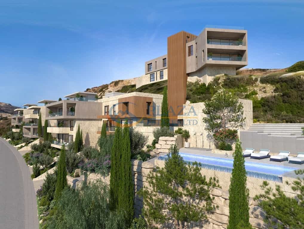 Condominium in Agios Tychon, Larnaka 11945792