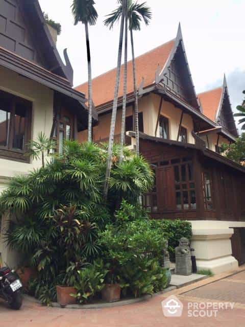 casa en Khlong Toei, Krung Thep Maha Nakhon 11950968