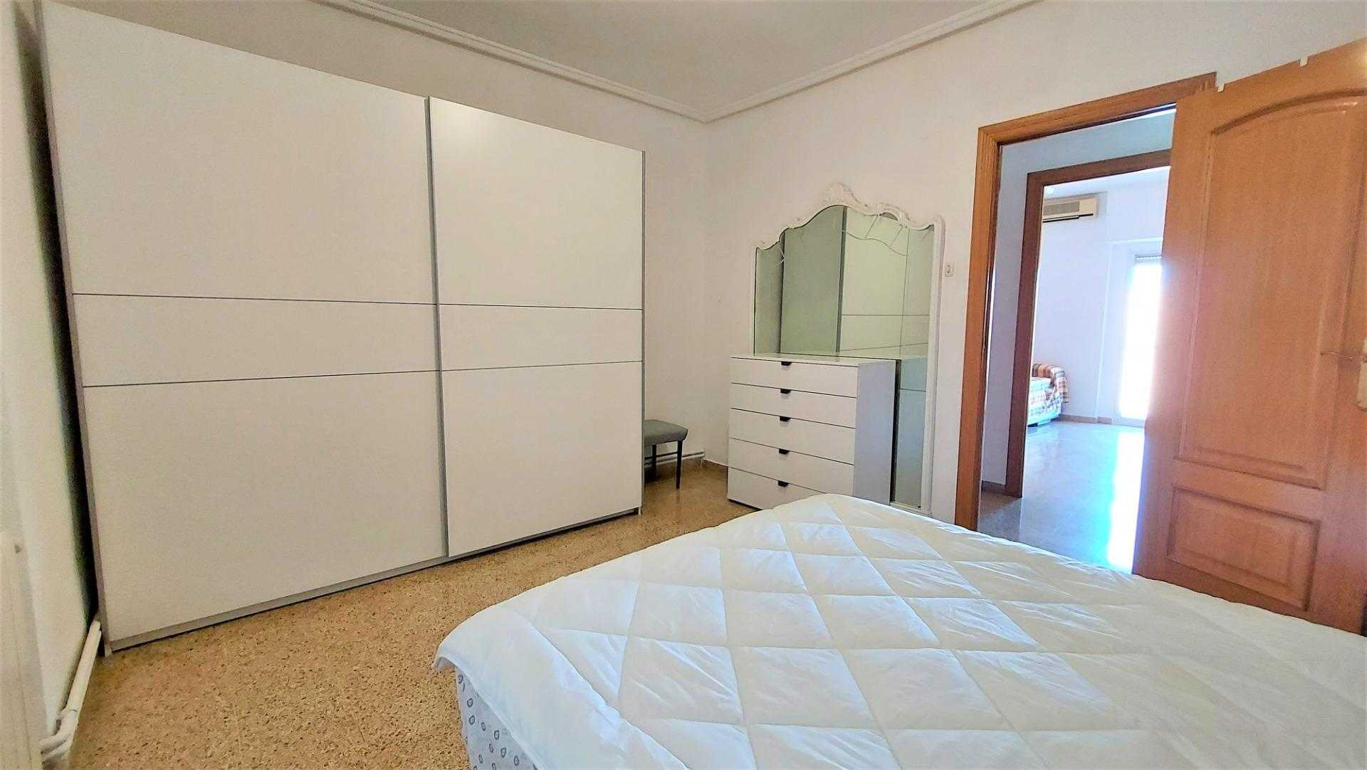 Condominium in València, Comunidad Valenciana 11953278