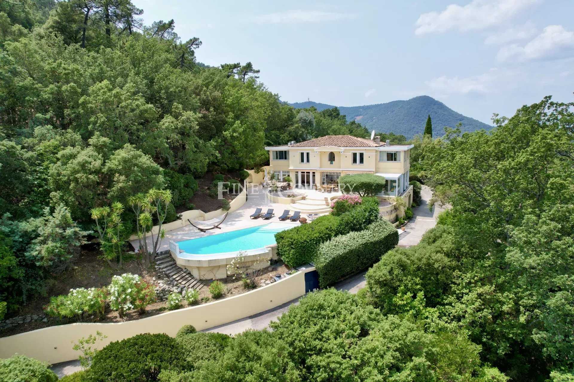 Rumah di Tanneron, Provence-Alpes-Cote d'Azur 11953453