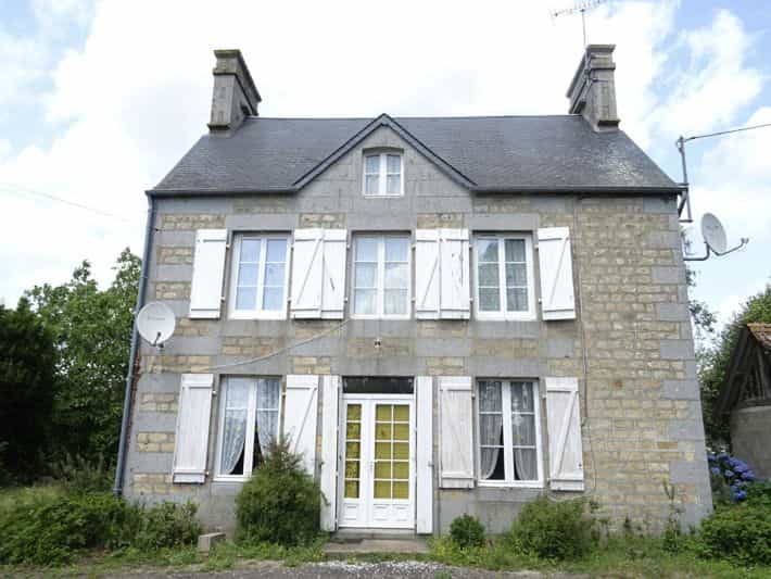 Dom w Le Mesnil-Gilbert, Normandia 11954002