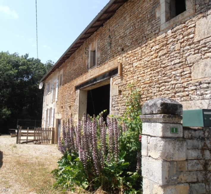 Hus i Verteuil-sur-Charente, Nouvelle-Aquitaine 11954365