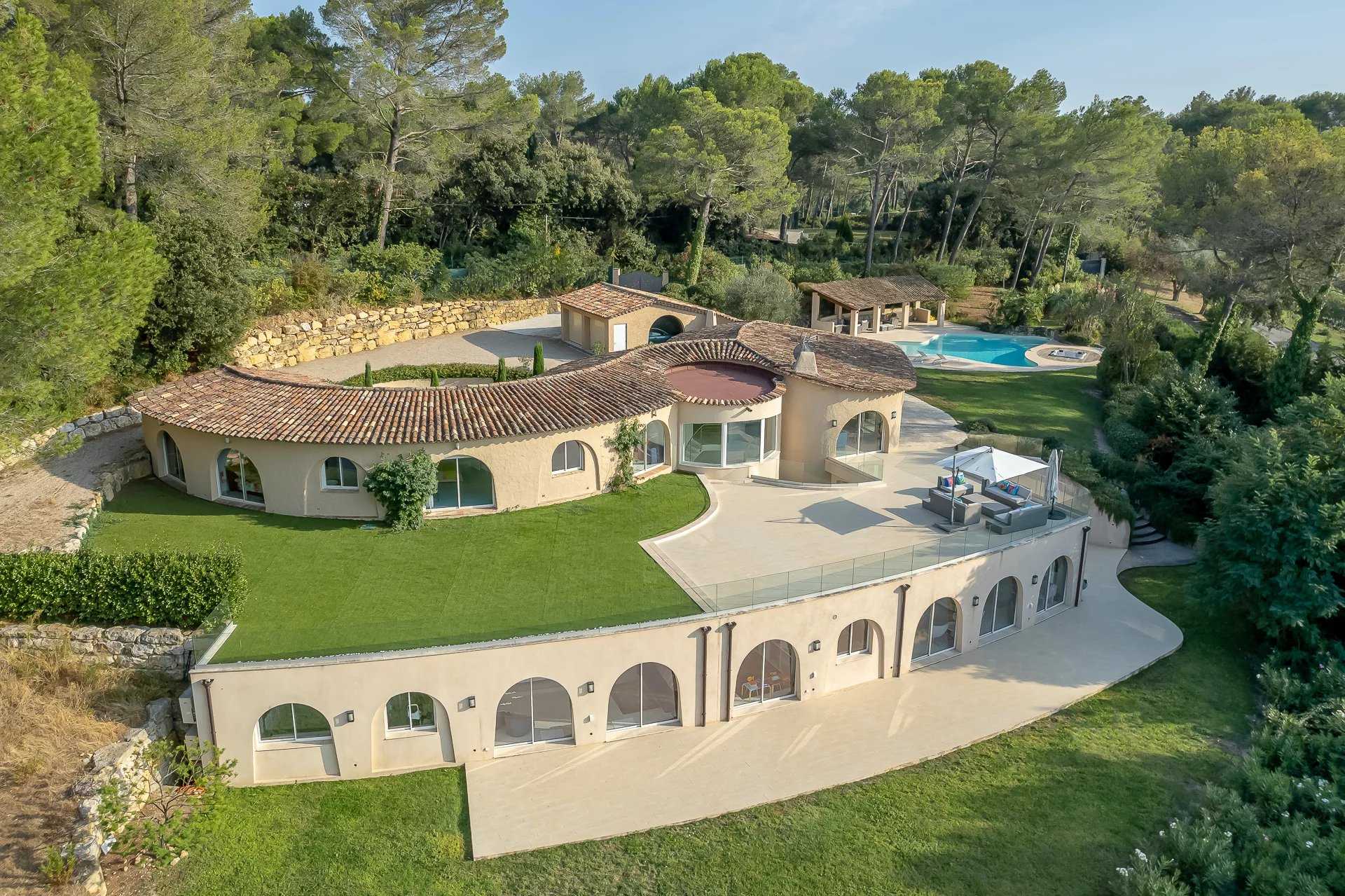 Huis in Mouans-Sartoux, Provence-Alpes-Côte d'Azur 11954589