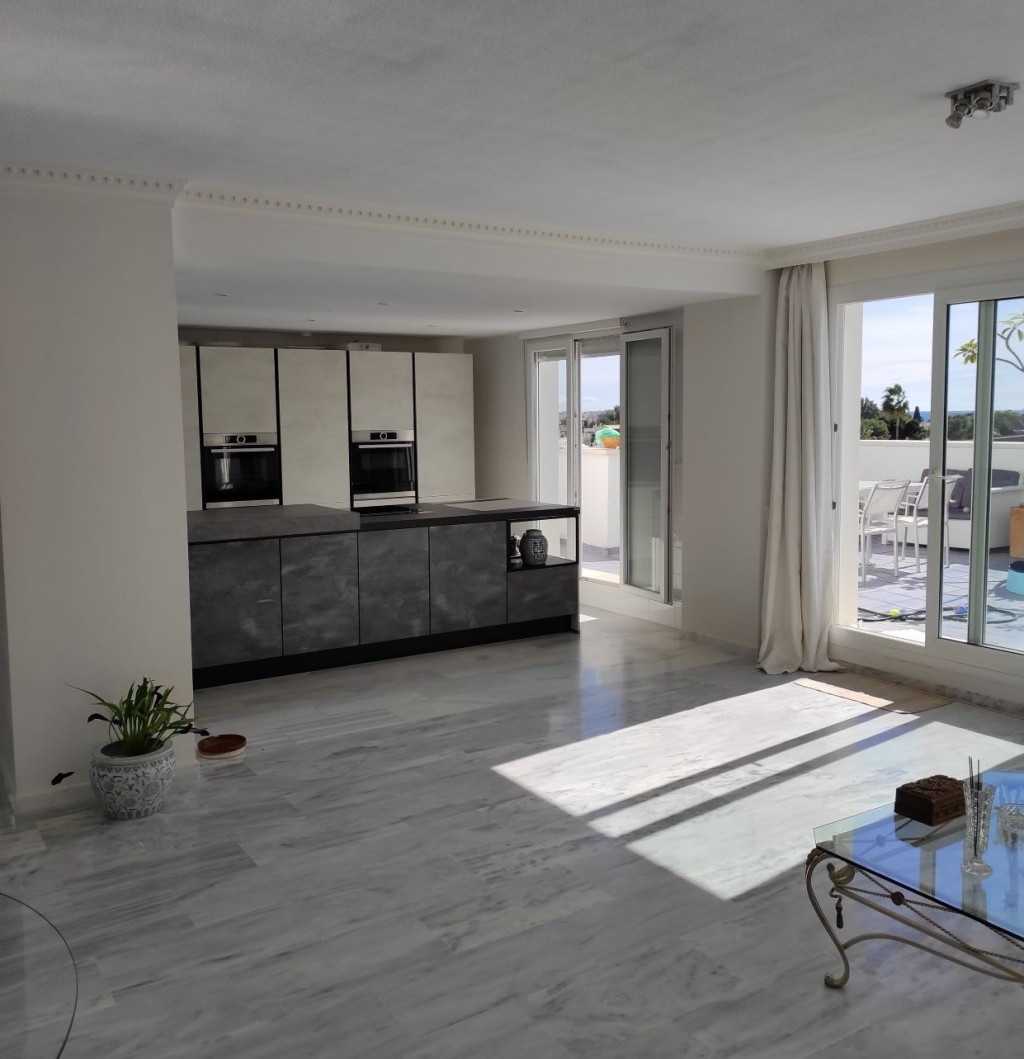 Condominium in Marbella, Andalucía 11954884