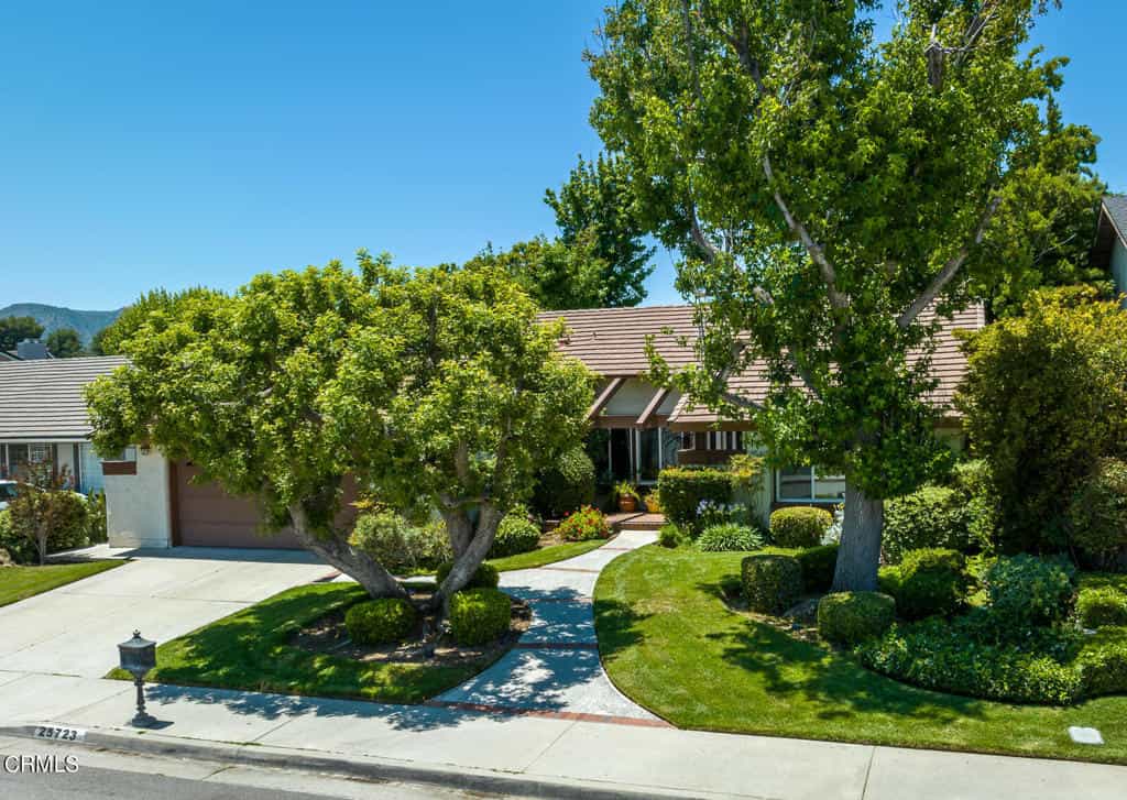 House in Santa Clarita, California 11955491