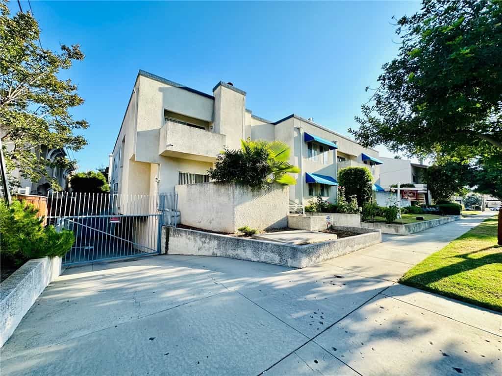 House in San Pasqual, California 11955501