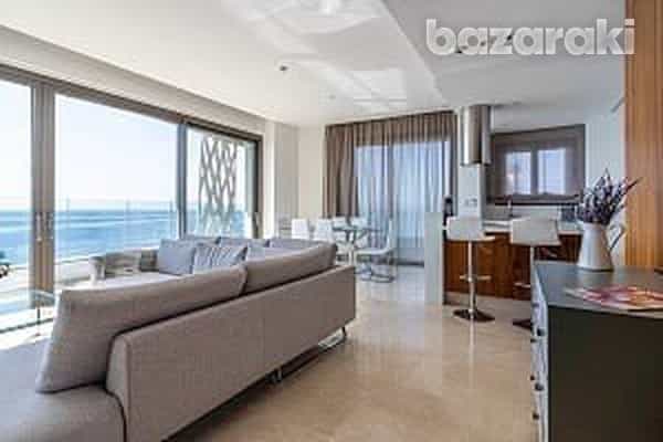 Condominium in Mouttagiaka, Limassol 11956022