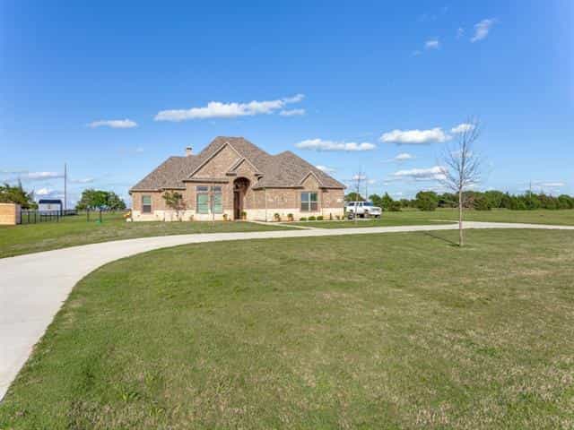House in Grandview, Texas 11956721