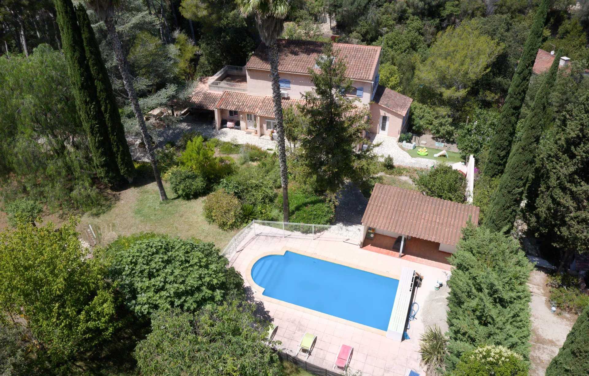 Rumah di Ceyreste, Provence-Alpes-Cote d'Azur 11956791