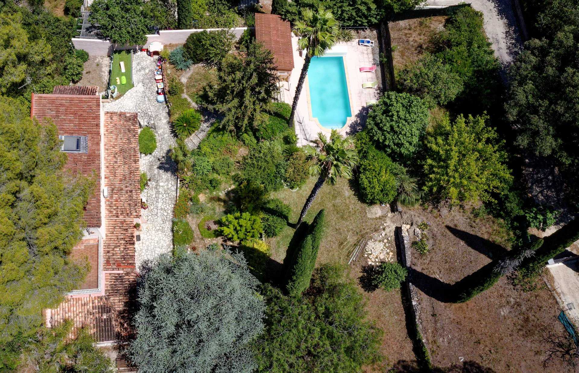 House in Ceyreste, Provence-Alpes-Cote d'Azur 11956791