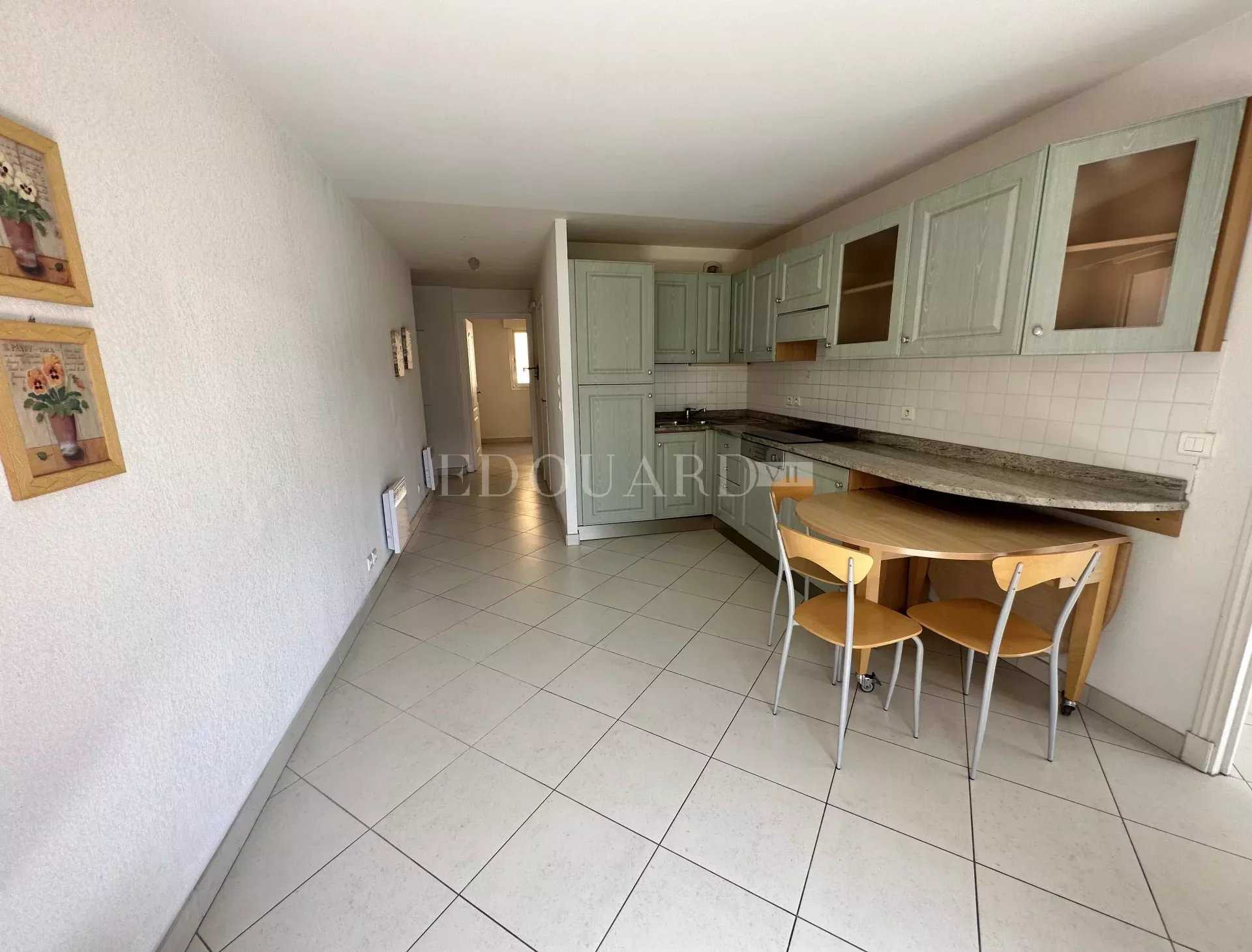 公寓 在 Menton, Alpes-Maritimes 11956850