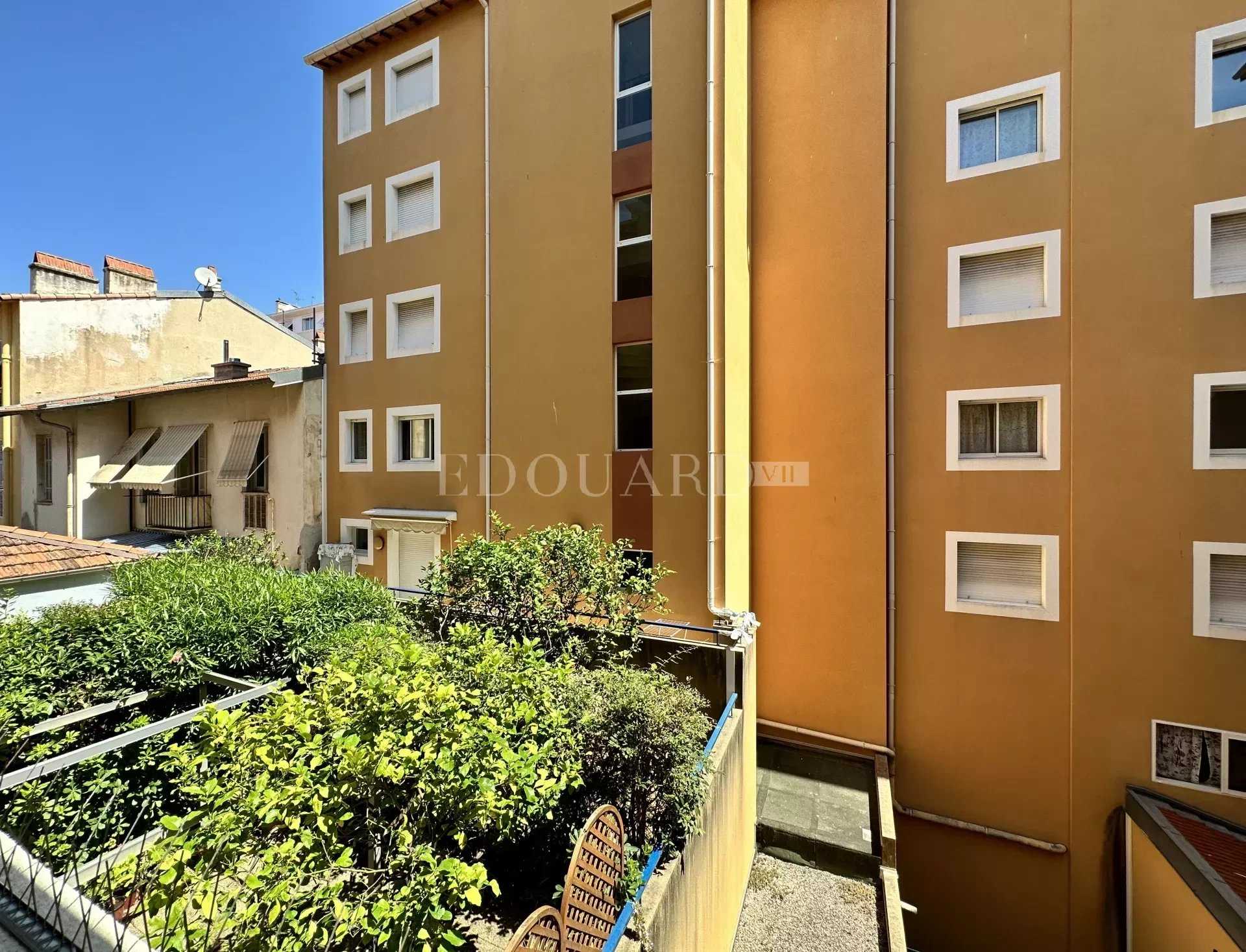 Condominium in Menton, Alpes-Maritimes 11956850