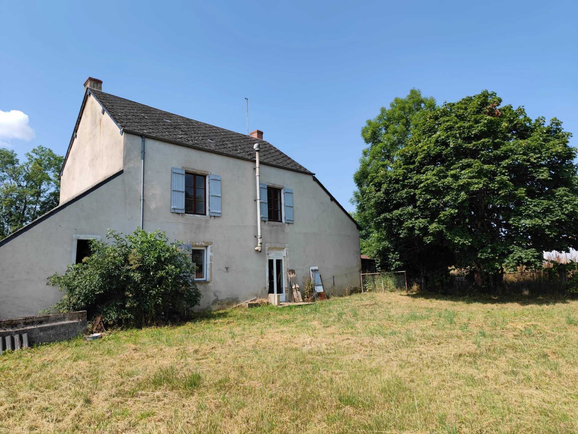 casa no Tamnay-en-Bazois, Bourgogne-Franche-Comte 11956858