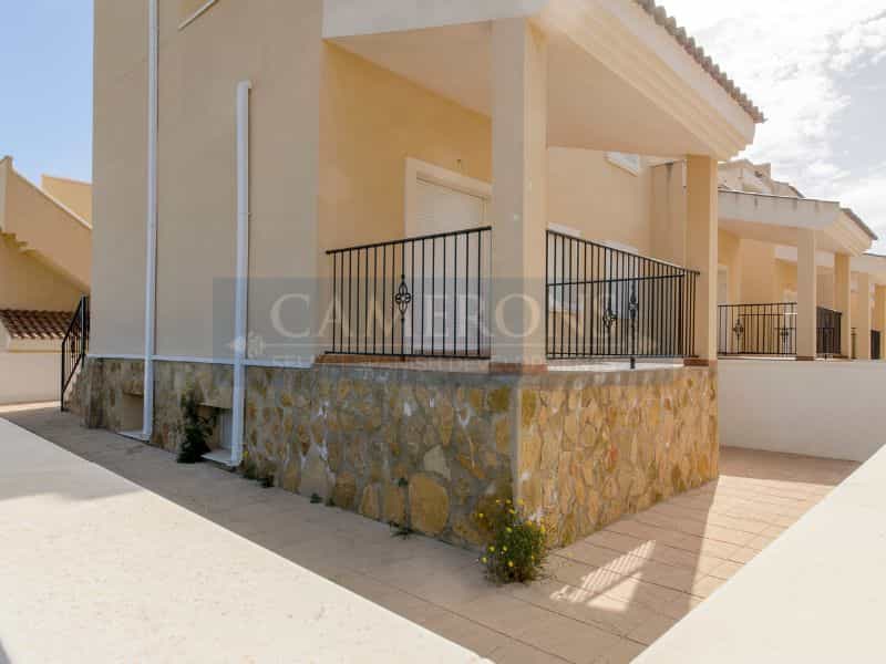 Будинок в San Miguel de Salinas, Valencian Community 11957417