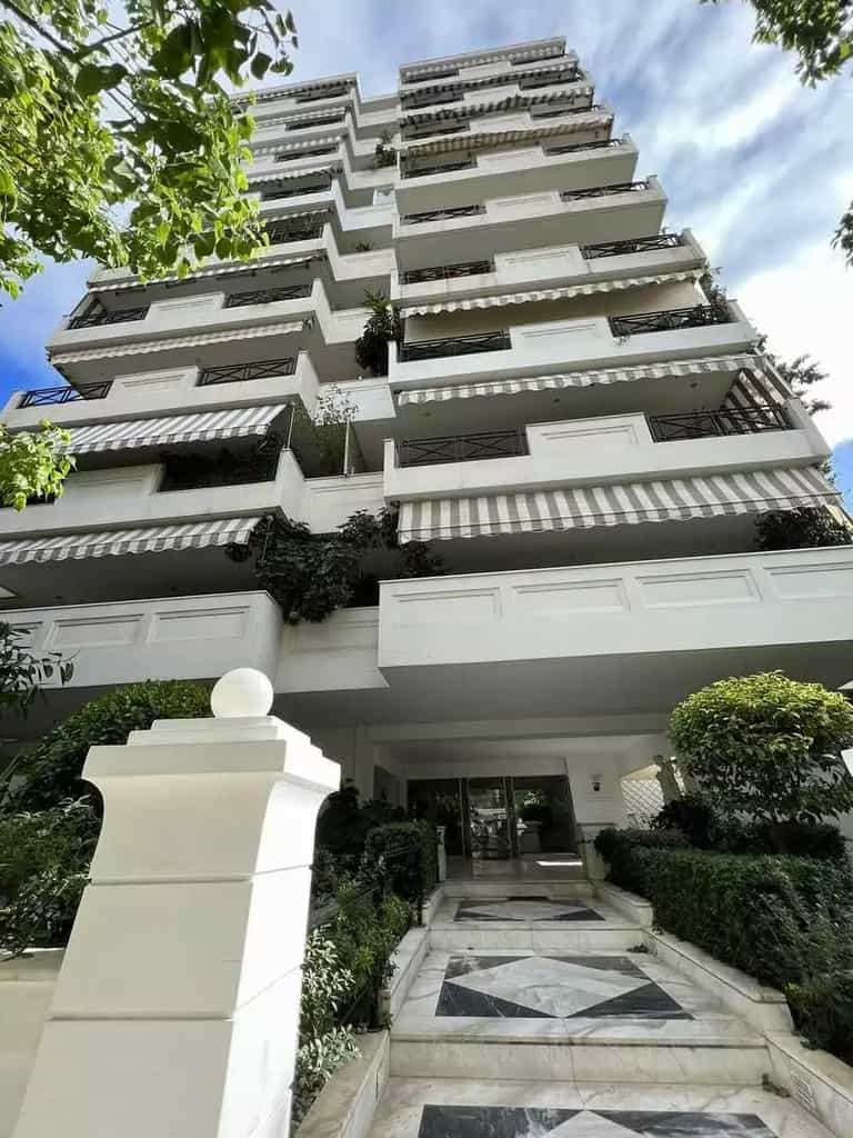 Condominium in Paleo Faliro,  11957496