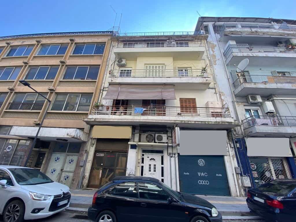 Condominium in Thessaloniki,  11957509