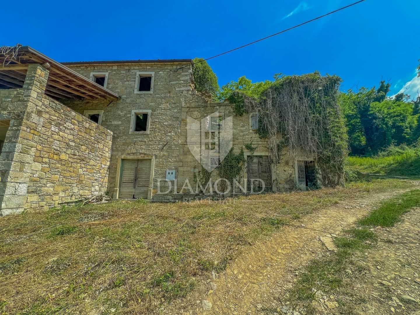 House in Motovun, Istarska Zupanija 11957634