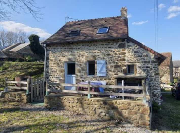 Haus im Saint-Leonard-des-Bois, Pays de la Loire 11957738