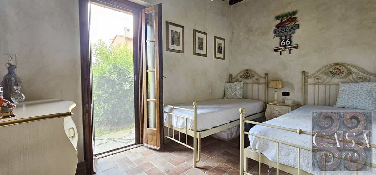 Kondominium w Castelfalfi, Toscana 11957794