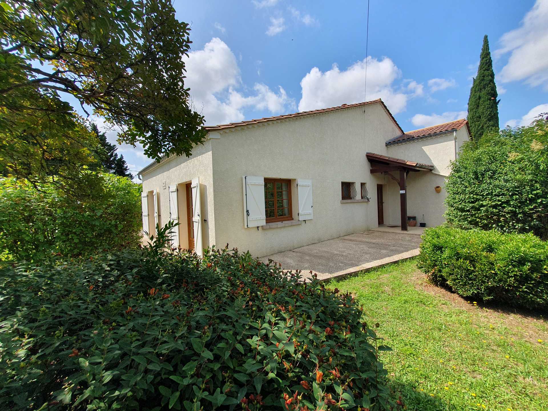 House in Lauzun, Nouvelle-Aquitaine 11957831