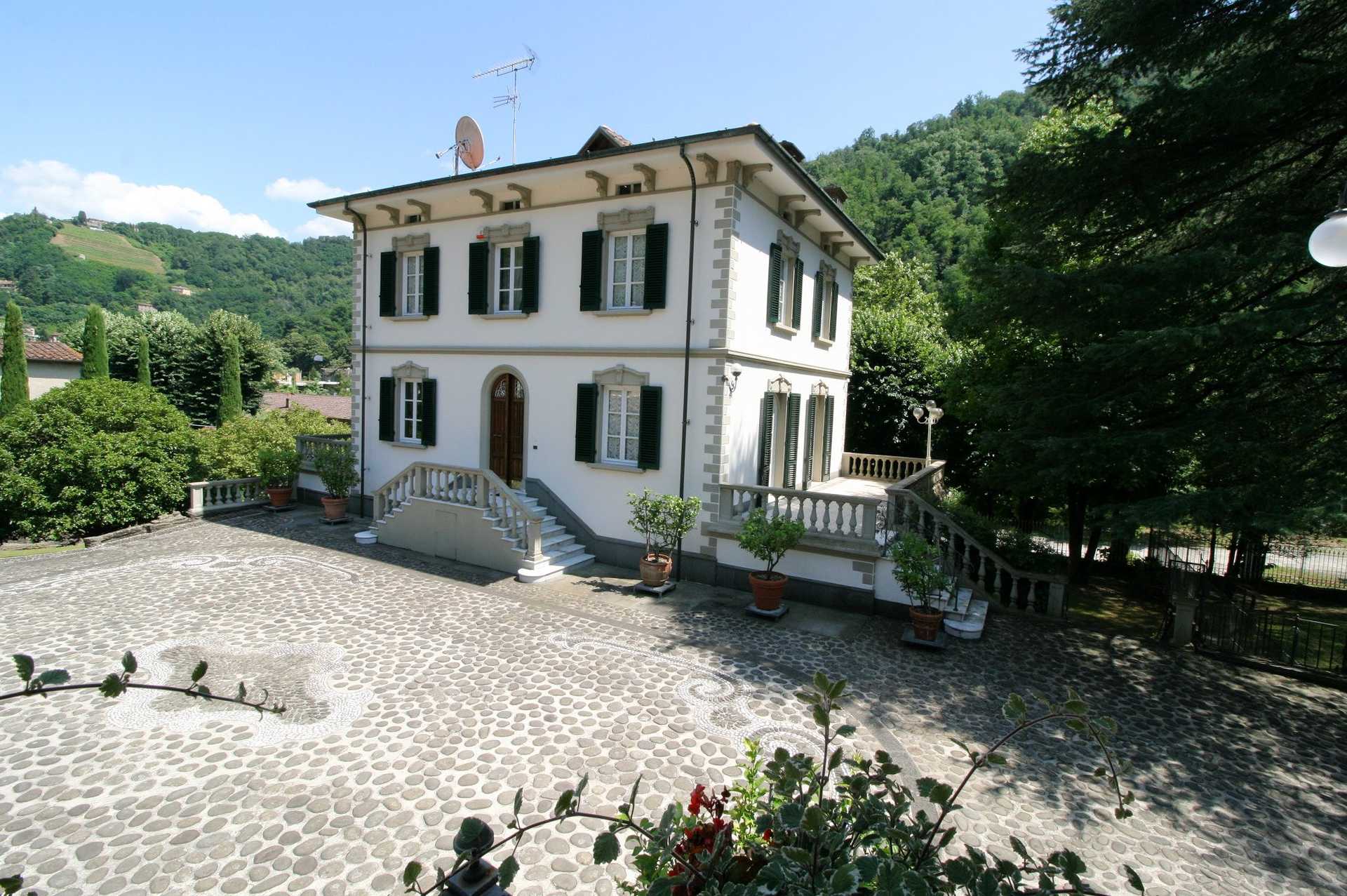 房子 在 Castelnuovo di Garfagnana, Tuscany 11958239