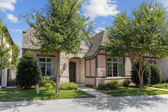 Huis in Addison, Texas 11959253