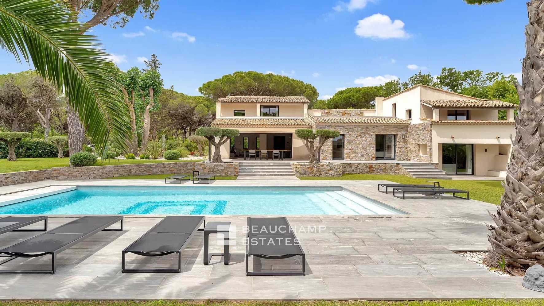 House in Ramatuelle, Provence-Alpes-Cote d'Azur 11959478